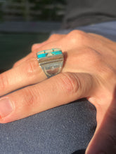 Load image into Gallery viewer, 1960s Turquoise Mother of Pearl Stone Ring

