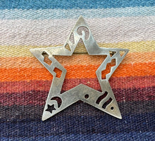 Load image into Gallery viewer, Star Brooch Pin
