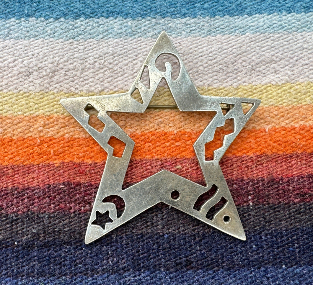 Star Brooch Pin