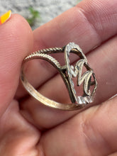 Load image into Gallery viewer, Vintage Hear Initial Sterling Silver Ring
