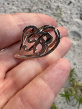 Load image into Gallery viewer, Vintage Hear Initial Sterling Silver Ring
