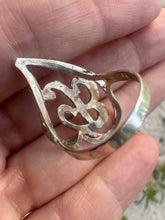 Load image into Gallery viewer, Vintage Hear Initial Sterling Silver Ring
