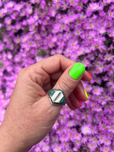 Load image into Gallery viewer, Malachite &amp; Mother of Pearl Mirrored Ring
