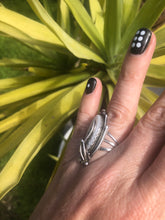 Load image into Gallery viewer, Mother of Pearl Stone with Prongs Ring
