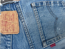 Load image into Gallery viewer, 501 Levis  Denim Shorts

