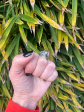 Load image into Gallery viewer, Navajo Solid Silver Rabbit Ring
