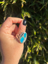 Load image into Gallery viewer, Vintage Zuni Cut Out Sides Ring
