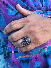 Load image into Gallery viewer, Vintage Skull Helmut Biker Ring
