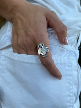 Load image into Gallery viewer, Mother of Pearl Owl Ring
