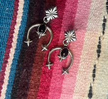 Load image into Gallery viewer, Squash Blossom  Earrings
