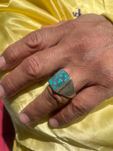 Load image into Gallery viewer, Turquoise Inlay Scales Ring
